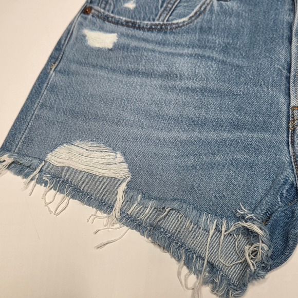 Levi's 501 Original High Rise Blue Denim Cut Off Shorts Women's Size 31 NWT - Picture 7 of 16